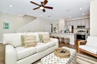 Paradise Breeze Cottage by Shine Villas - Margaritaville Resort Orlando condo - 9