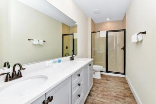 Paradise Breeze Cottage by Shine Villas - Margaritaville Resort Orlando condo - 5