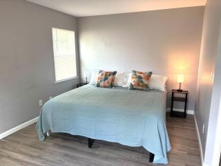 Ranch-Hot Tub-Pets-2 King Beds-Kids-Fenced Yard - Columbus - 1
