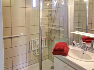 Appartement Confortable avec Jardin Privatif, Terrasse et Équipements Modernes - FR-1-496-194 - 8