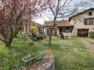 Gîte chaleureux avec cheminée, grande terrasse, jeux pour enfants et promenades à dos d'ânes - FR-1-496-283 - 9