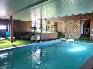 Gîte de charme avec piscine intérieure chauffée, 12/14 personnes - FR-1-496-346 - Saint-Priest-la-Prugne - 2