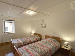 Gîte charmant à la ferme, tout confort, proche de Roanne, idéal pour randonnées et baignades - FR-1-496-220 - 7