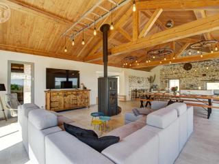 Maison de charme rénovée avec piscine chauffée - FR-1-496-301 - 2