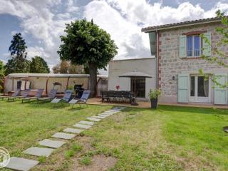 Gîte de charme avec spa, sauna et jardin privatif à Montbrison - FR-1-496-309 - 1