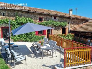 Gîte spacieux 10 pers: Nature, Spa, Confort - FR-1-496-358 - Saint-Denis-sur-Coise - 0