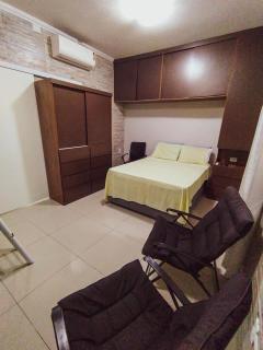 Kitnet pertinho da praia, com ar condicionado, tv a cabo e wi-fi, 1 vaga de garagem - 2