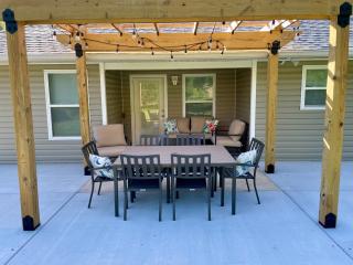Pensacola Coastal Retreat Near UWF Family-friendly - Olive - 5