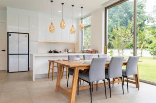 Minimal Luxury Villa HUGE Garden - 10 min to Nimman and Old City - Chiang Mai - 2