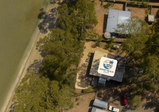 Sunset Beach Villa - Beach front home situated on the Huon River - Sleeps 8 - Garden Island Creek - 5