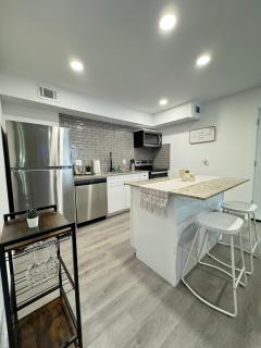 DT Dallas l Lovable Stay 1BD l 5 Min from Love Field - Dallas - 1