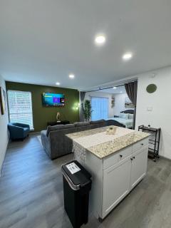 DT Dallas l Lovable Stay 1BD l 5 Min from Love Field - Dallas - 4