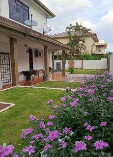 HOMESTAY ALORSETAR TOWNCENTRE by ASTARILA GUESTHOUSE-AmanCentral -iSLAM SAHAJA - 2storey Banglo, Private Pool, BBQ area & sports - max 30pax - Alor Setar - 1