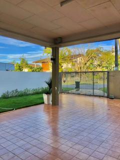 HOMESTAY ALORSETAR TOWNCENTRE by ASTARILA GUESTHOUSE-AmanCentral -iSLAM SAHAJA - 2storey Banglo, Private Pool, BBQ area & sports - max 30pax - 4