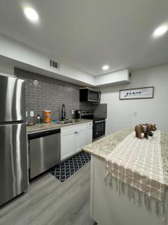 DT Dallas l GOLDEN 1BD ABODE l 5 Min from Love Field - Dallas - 3
