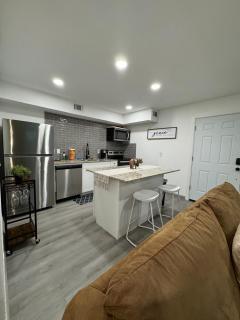 DT Dallas l GOLDEN 1BD ABODE l 5 Min from Love Field - Dallas - 5