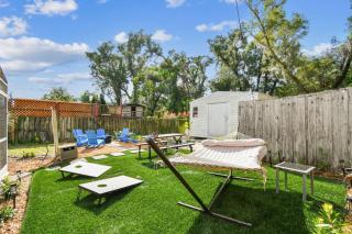 Relaxing Modern Home Sleeps 6 Pool BBQ Firepit - 4