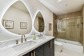 Relaxing Modern Home Sleeps 6 Pool BBQ Firepit - 9