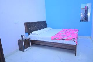 Hanumat Kripa Home Stay - 2