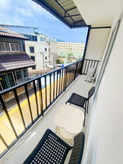SJ Beach House Patong - Patong Beach - 4