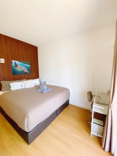 SJ Beach House Patong - Patong Beach - 8