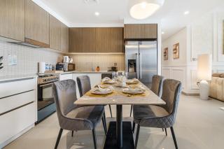 Appealing 2BR at 17 Icon Bay, Dubai Creek Harbour - 1