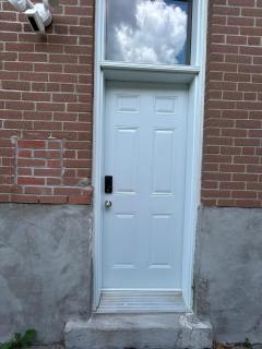 Bright & Spacious 2BR & Parking Near TTC & Shops - Toronto - 8