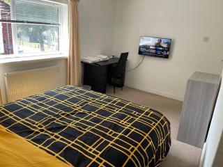 Lodge Park - 2 minutes walk to Stoke Hospital - Stoke-on-Trent - 4