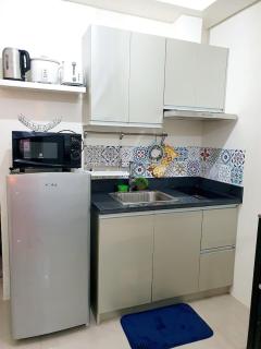 Zeke Suite At Beacon Tower Amorsolo unit 2330 - Manila - 8