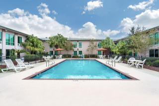 Ramada by Wyndham Luling - 3