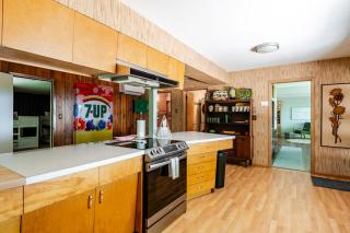 All the Waters Retro Home on Lake Michigan- Your Own PRIVATE BEACH - Benton Harbor - 5