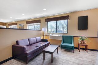 Quality Inn Columbia Mall - Grand Forks - 5