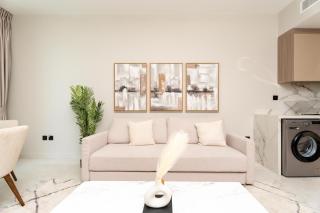 Stylish 2BR at Elite Residences - 9