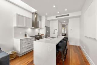 Bright 3-Story Paddington Townhouse for 8 Guests - 1