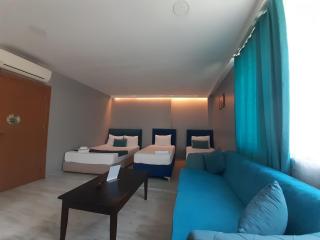 216 Turkuaz Suit - Istanbul - 1