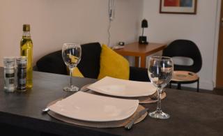Stunning 1 Bedroom Apartment in Central Cheltenham - Cheltenham - 5