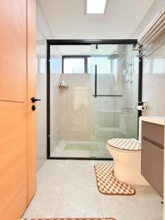 newly furnished two bedroom apartment with swimming pool fully equipped gym children playground ample parking space and unbeatable scenic city views - Nairobi - 9