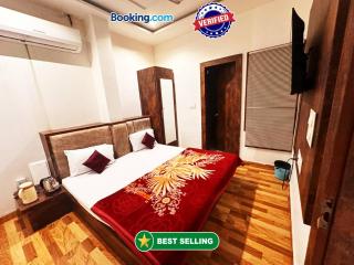Laxmi Residency ! nearby Prem mandir & ISCKON temple - Best in location! close to All Main Attractions, Standard rooms - Vrindāvan - 0