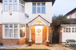 Stylish 5 Bed Home in Forest Hill Perfect for Business & Contractors Sleeps 16 - 5