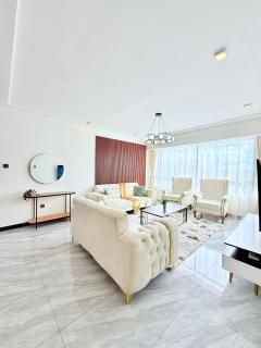 Executive elegantly furnished three bedroom apartment with all modern facilities ,modern swimming pool ,fully equipped gym,children playground and close proximity to major shopping centers and gourmet restaurants in kilimani - Nairobi - 4