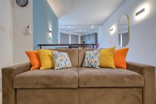 St Venera Penthouse 2 Balconies Big Screen TV - 1