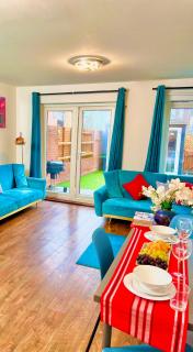 5 Bedroom Contractors Accommodation in Dartford Kent - Spacious Holiday Home - Close To Dartford Crossing - Close To City Centre - Dartford - 0