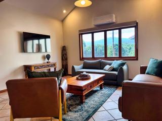 Ahana Hillside - Scenic Stay Near Cairns - 1