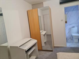Private Haven 2 - Earley - 2