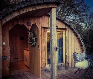 Apple Tree Cabin - Mitchel Troy - 4
