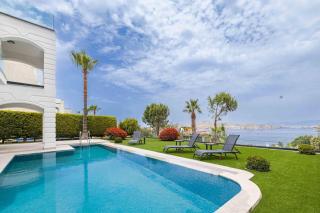 Stunning Villa with Private Pool and Luxuriest Views - 5