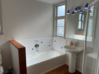 Central Spacious House With Backyard And Patio - Palmerston North - 2