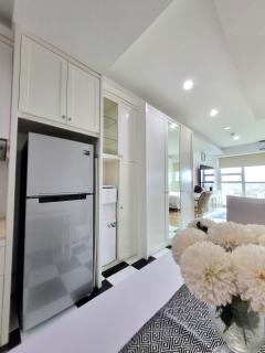 Studio apt 65inch TV in Kemang Mall - Jakarta - 8