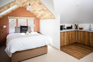 Settle in Southampton - Stylish Self Check-In Rooms & Suites - 8
