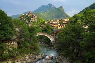 Guzhonglou Mist Villa Mountain View Resort Hotel - - 6